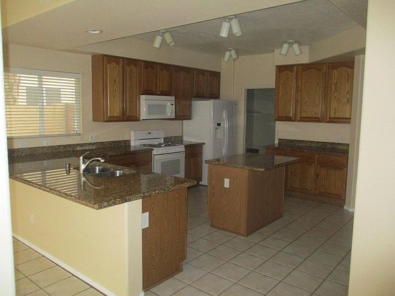 3rd image of 7226 W Willow Ave