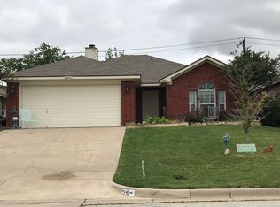 540 Caravan Dr, Fort Worth, TX 76131