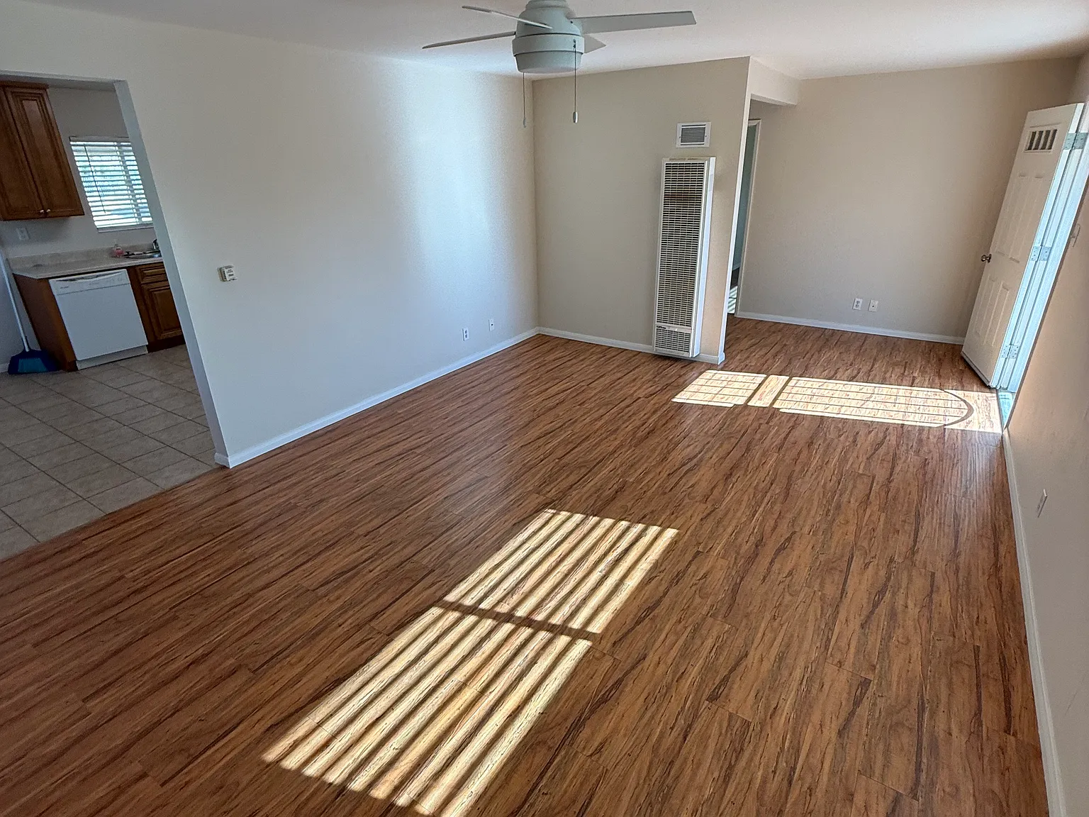 2 bed, 936 sqft, $1,550 — Photo 4