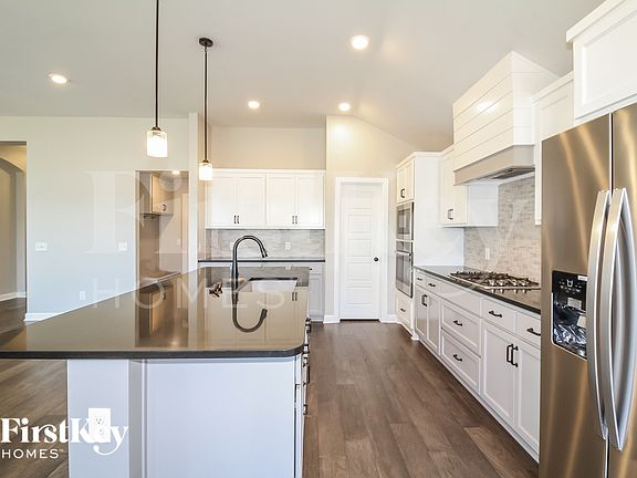 4th image of 716 Scully Rd