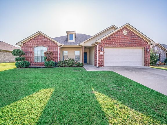 3rd image of 108 Brookway Ln