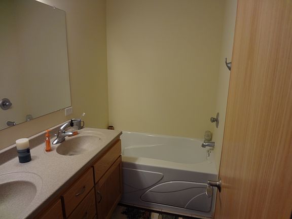 4th image of 13922 Oakwood Dr