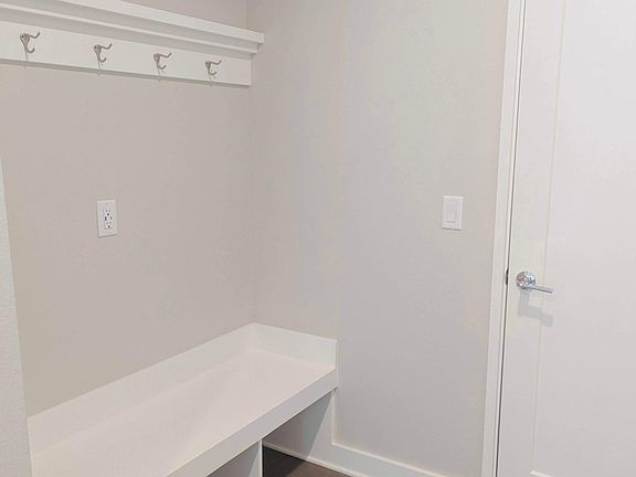 5th image of 12453 NE 10th Ln