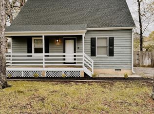 6 Courtside Ln, Ashland, VA 23005