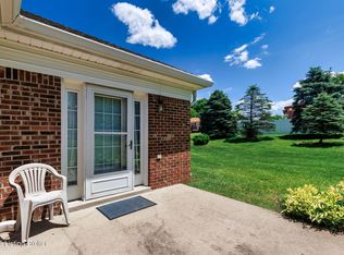 8645 Applegate Village Dr, Louisville, KY 40219