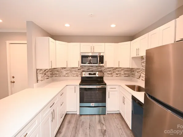 4747 Hedgemore Dr, Charlotte, NC 28209