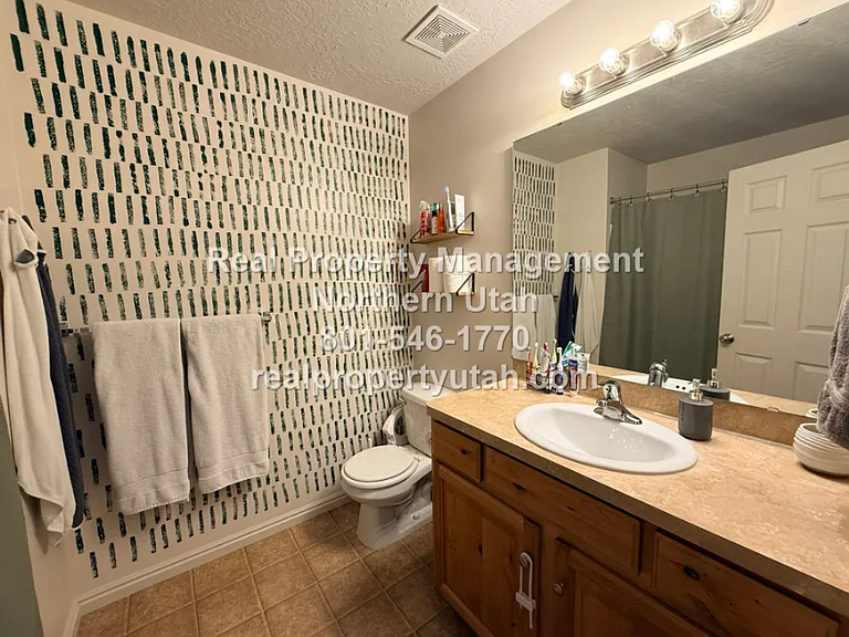 1241 E 6125 S — Photo 15