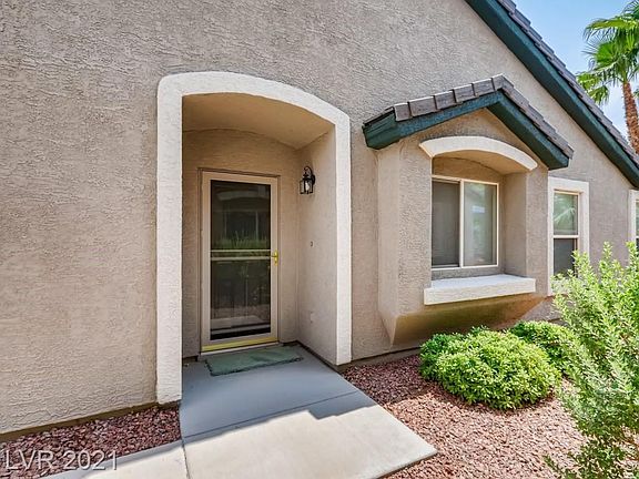 3rd image of 10209 Juniper Creek Ln