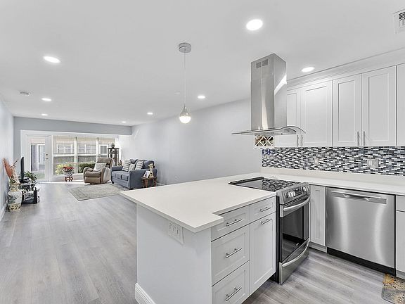 2nd image of 2600 Juniper Drive #101