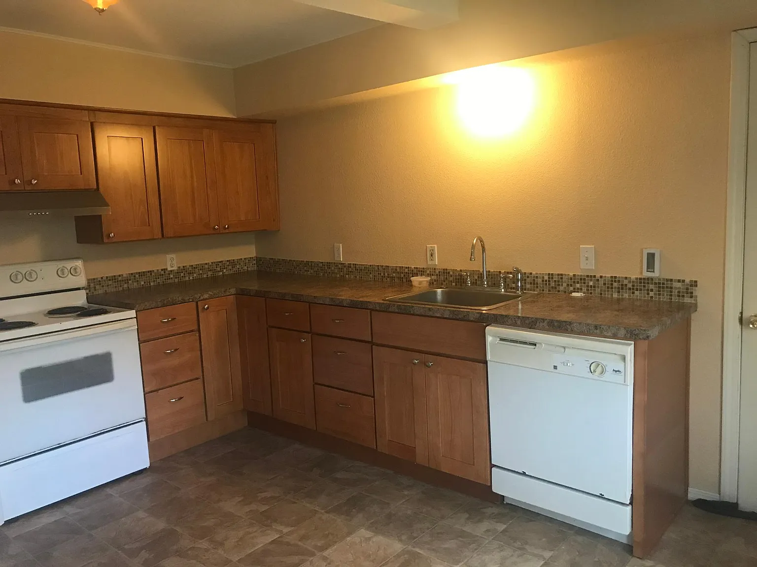 4 bed, 1580 sqft, $2,499 — Photo 3