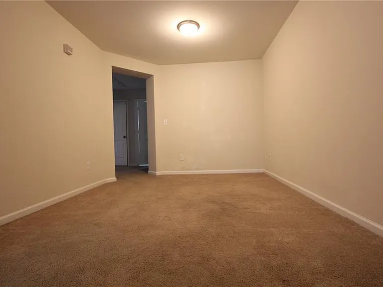 2132 Greencrest Cir — Photo 12