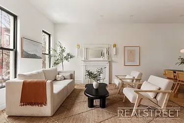 16 Goodwin Place  image 1 of 27