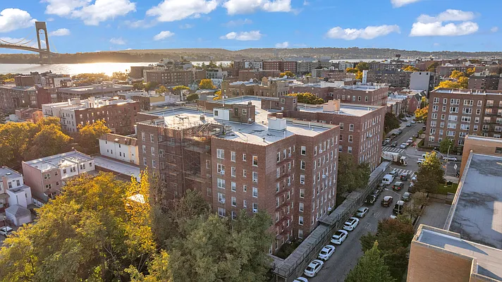 Sold by Remax Edge | media 28