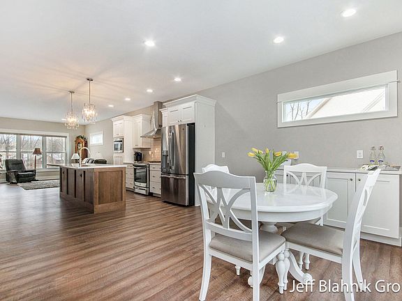 4th image of 930 Kensington St NW #110