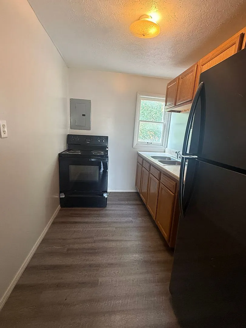 1414 W Washington St — Photo 4