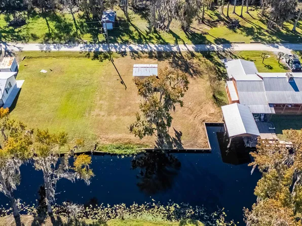 142 Hicks Ave, Crescent City, FL 32112