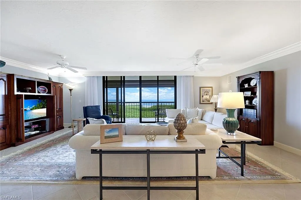 6075 Pelican Bay Blvd — Photo 3
