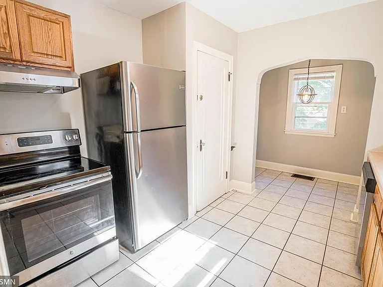 2940 Vincent Ave N #1 — Photo 6