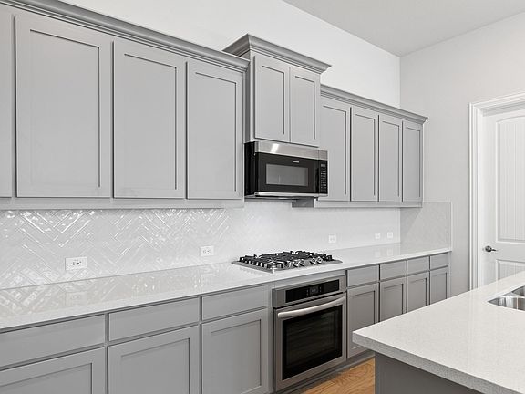 5th image of 609 Artesian Dr
