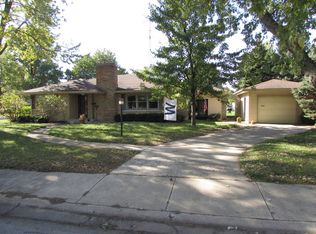 77 S Knollwood Ln, Kankakee, IL 60901