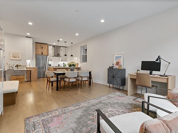 5th image of 3026 W Lyndale St #1