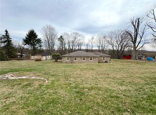 13000 Veronica Ln, North Huntingdon, PA 15642