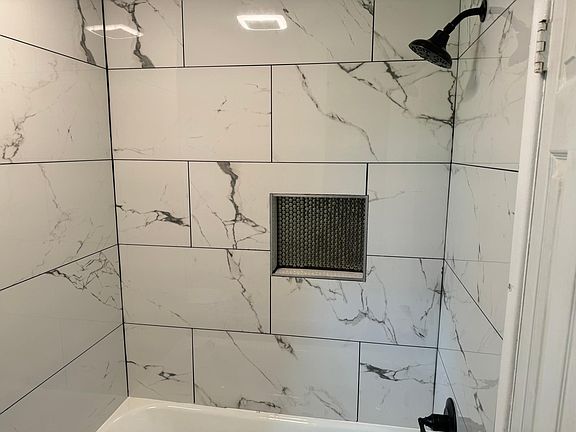 5th image of 932 SW 52nd St
