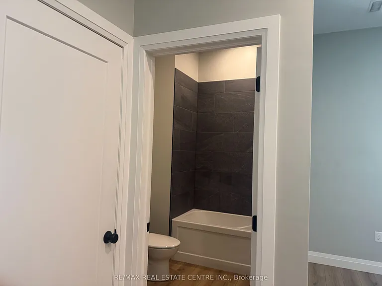8 Main St S #4 — Photo 9