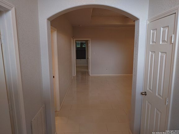 4th image of 6845 Linkway St