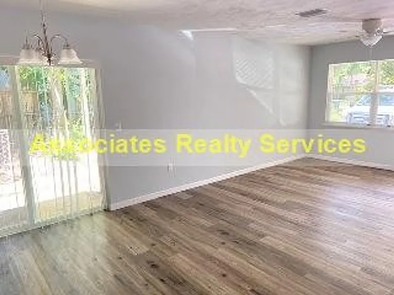 7215 SW 42nd Pl — Photo 6
