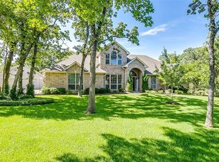 1029 Summit Dr, Burleson, TX 76028