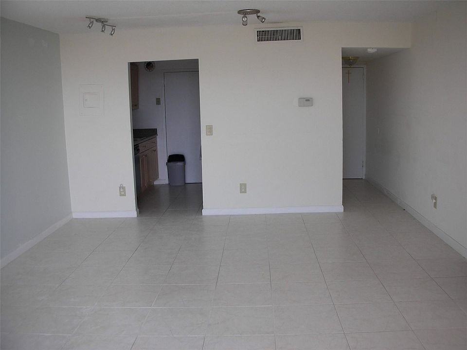 1st image of 2000 NE 135th St #81