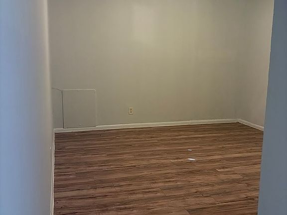 5th image of 230 Starr St #202