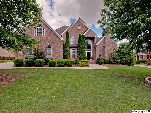 2nd image of 3105 Greystone Dr SE