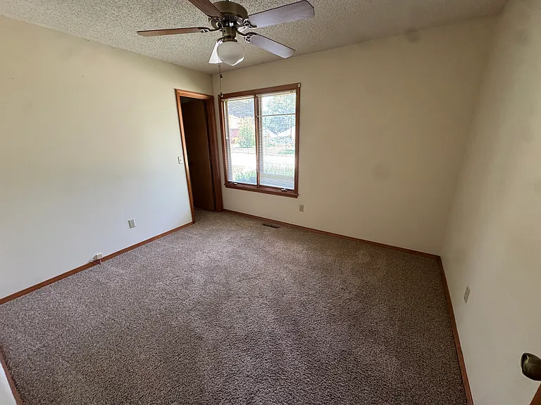 3485 S Kickapoo Ave — Photo 14