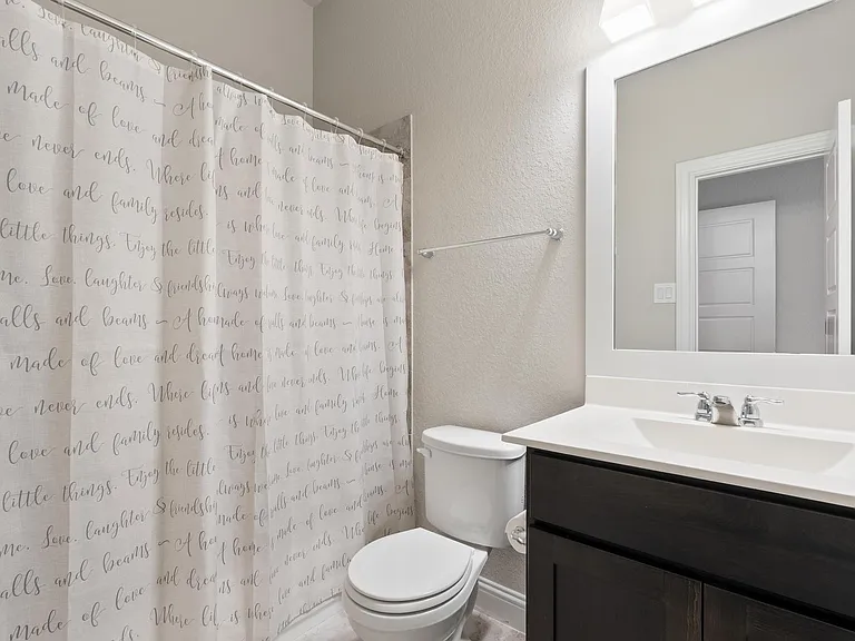 18716 Laurel Hills Dr — Photo 29
