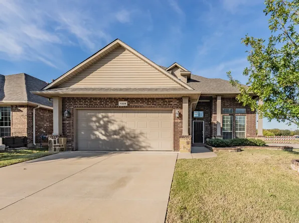 1228 Woodbine Cliff Dr, Fort Worth, TX 76179
