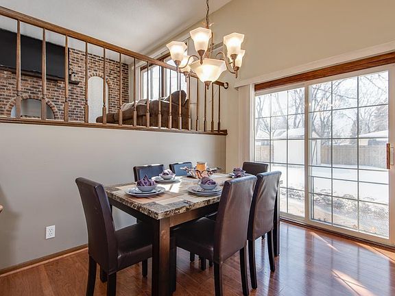 2nd image of 1008 Oakwood Ter