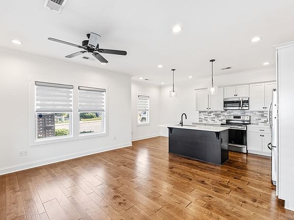 4th image of 24 Ridgeway Ave