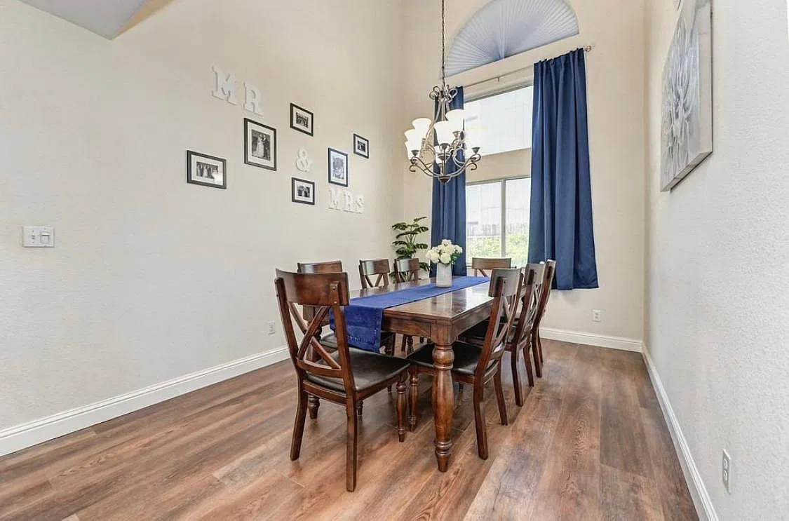 3834 Hunters Glen Pl — Photo 2
