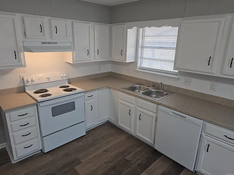 617 Brierly Dr — Photo 5