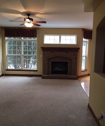 2nd image of 19 Oak Creek Ct