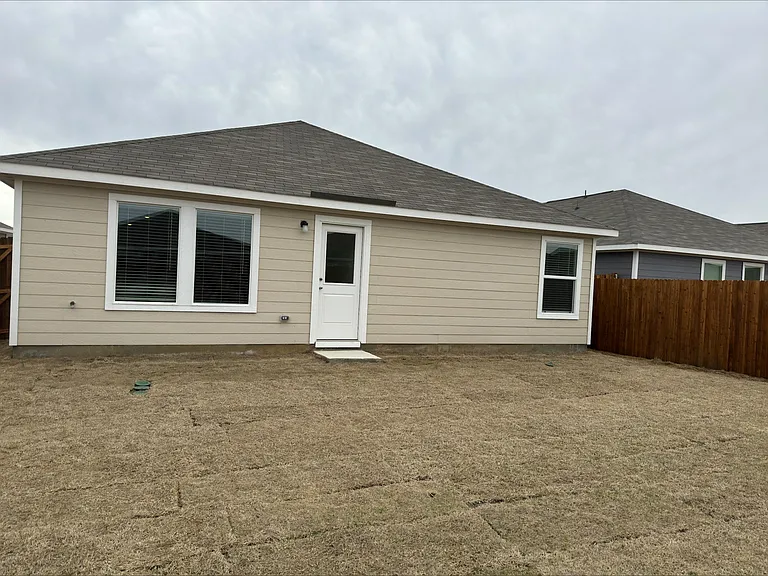 320 Dewberry St — Photo 14