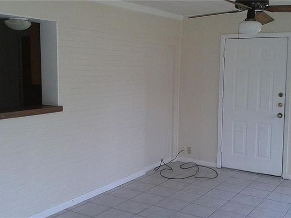 4th image of 4222 Hamlin Dr