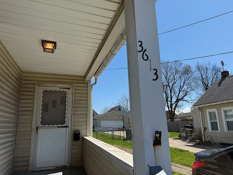 3613 E 46th St — Photo 15