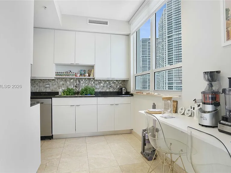 801 Brickell Key Blvd #2210 — Photo 35