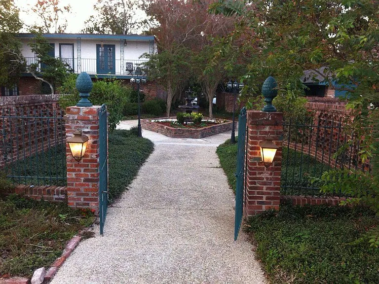 11271 Florida Blvd — Photo 3