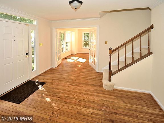 3rd image of 730 Old Hunt Way