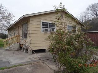 209 N 1st St, La Porte, TX 77571
