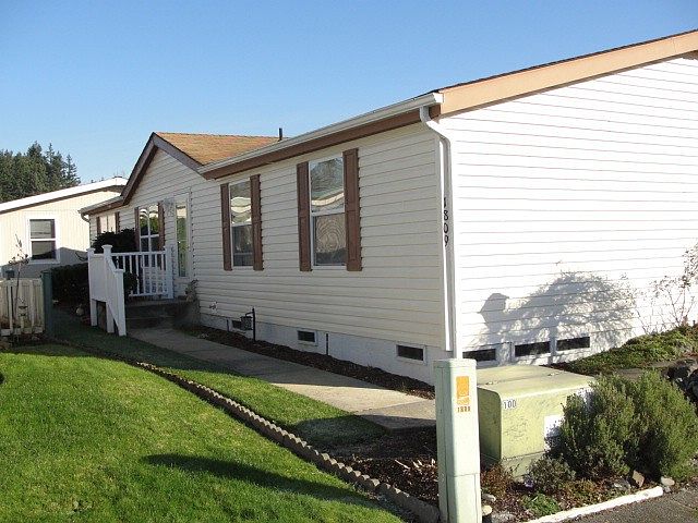 1st image of 1809 140th St E